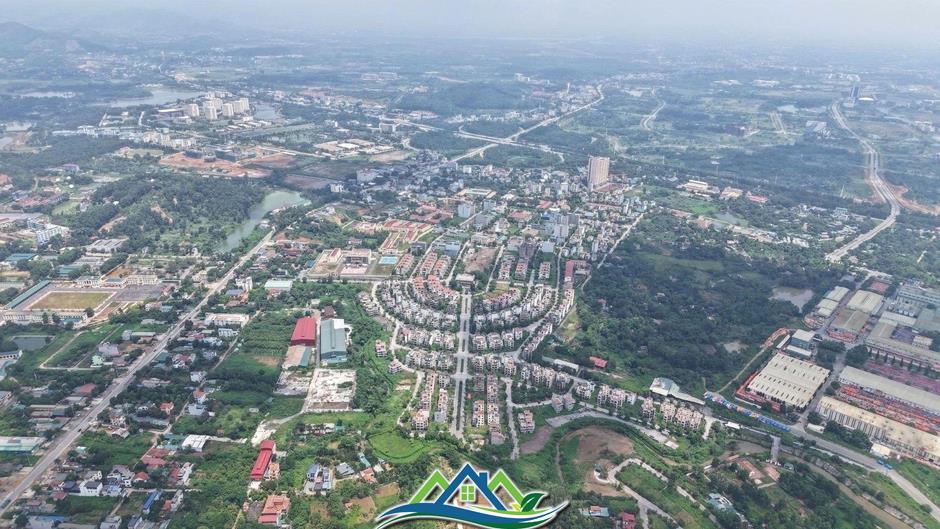Hà Nội: Căn hộ cao cấp giá 5x triệu/m² - 