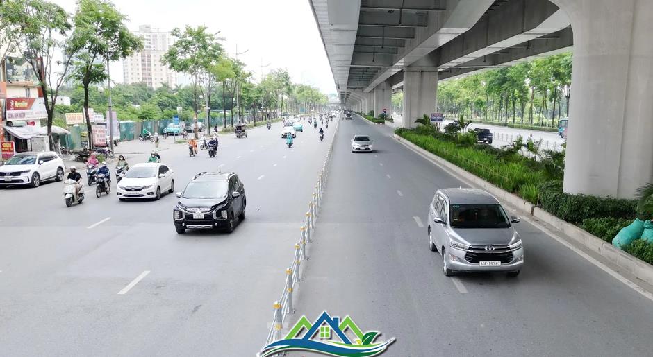 Hà Nội: Điều chỉnh cho ô tô được đi tất cả các làn đường Phạm Văn Đồng Hà Nội: Điều chỉnh cho ô tô được đi tất cả các làn đường Phạm Văn Đồng