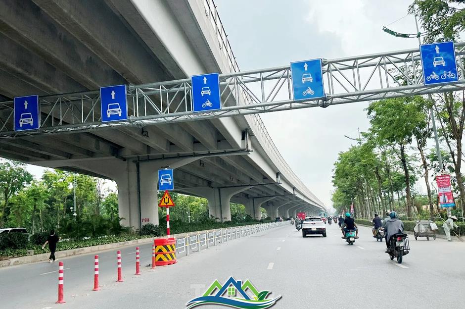 Hà Nội: Điều chỉnh cho ô tô được đi tất cả các làn đường Phạm Văn Đồng Hà Nội: Điều chỉnh cho ô tô được đi tất cả các làn đường Phạm Văn Đồng
