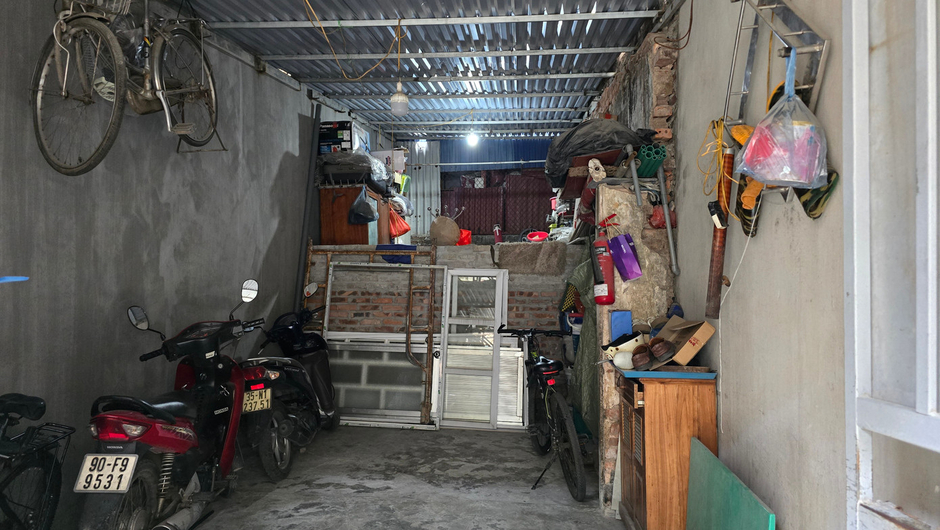 Hà Nội: Nhiều hộ dân sống bất an trong những căn nhà xập xệ nhưng không được xây mới dù có sổ đỏ Hà Nội: Nhiều hộ dân sống bất an trong những căn nhà xập xệ nhưng không được xây mới dù có sổ đỏ