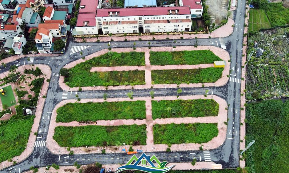 Hà Nội: Rầm rộ đấu giá đất rồi... bỏ hoang lãng phí Hà Nội: Rầm rộ đấu giá đất rồi... bỏ hoang lãng phí