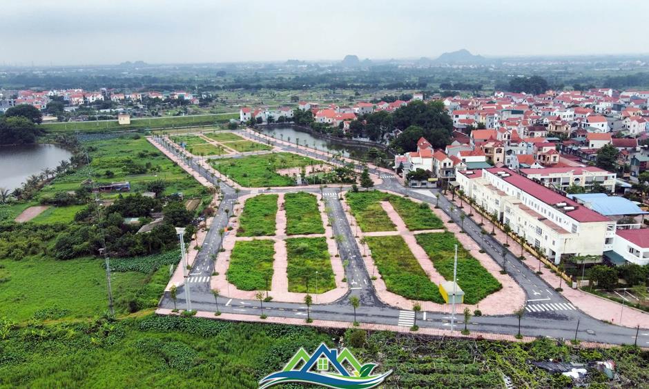 Hà Nội: Rầm rộ đấu giá đất rồi... bỏ hoang lãng phí Hà Nội: Rầm rộ đấu giá đất rồi... bỏ hoang lãng phí