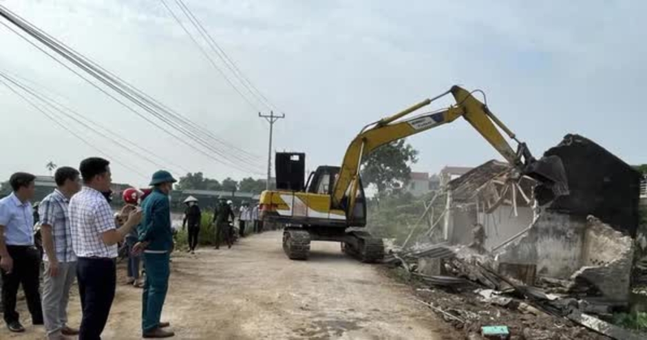 Hà Nội: Sau vụ 2 lãnh đạo cấp xã bị tạm đình chỉ, huyện yêu cầu báo cáo tình trạng vi phạm đất đai