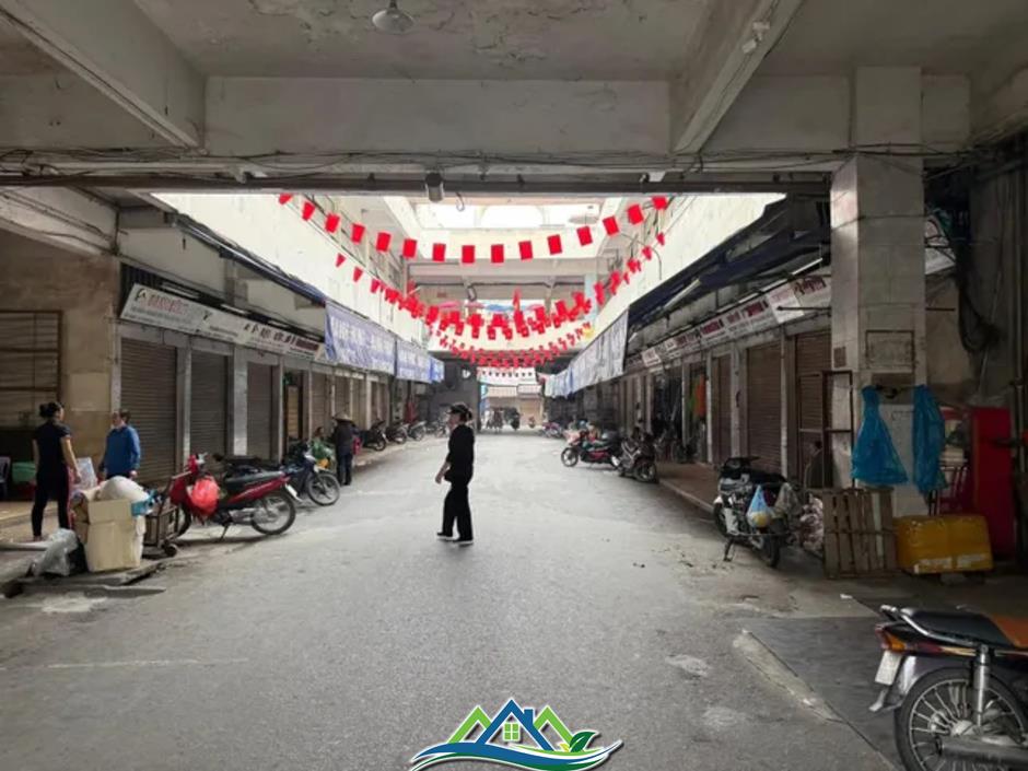 Hàng loạt hộ kinh doanh ở chợ Đồng Xuân đóng cửa: Lộ lý do bất ngờ Hàng loạt hộ kinh doanh ở chợ Đồng Xuân đóng cửa: Lộ lý do bất ngờ