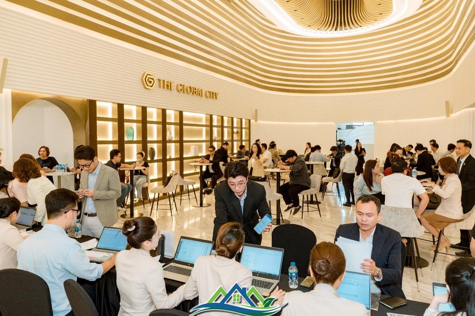 Hàng trăm khách hàng tham dự sự kiện giới thiệu chính thức dự án Lumière Midtown Hàng trăm khách hàng tham dự sự kiện giới thiệu chính thức dự án Lumière Midtown