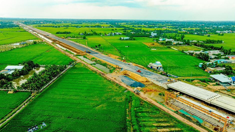 Hàng triệu người dân TP.HCM, Đồng Nai và Tây Ninh sắp đón tin vui: Sẽ thông xe tuyến chính cao tốc dài 24 km trên tuyến Vành đai 3 vào cuối năm nay Hàng triệu người dân TP.HCM, Đồng Nai và Tây Ninh sắp đón tin vui: Sẽ thông xe tuyến chính cao tốc dài 24 km trên tuyến Vành đai 3 vào cuối năm nay