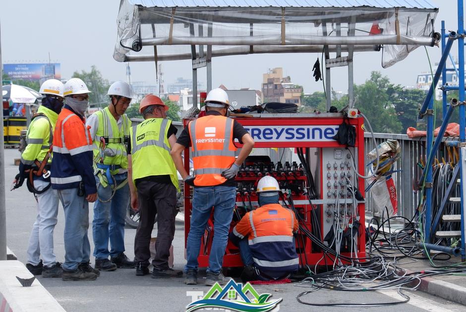 Hiện trạng cầu Bình Triệu 1 sau gần 3 tuần 'thần đèn' nâng tĩnh không Hiện trạng cầu Bình Triệu 1 sau gần 3 tuần 'thần đèn' nâng tĩnh không