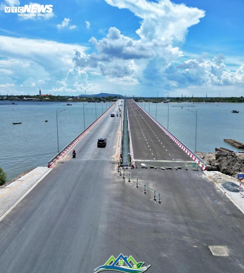 Hiện trạng đường ven biển đẹp nhất phía Nam sau gần 2 năm thi công Hiện trạng đường ven biển đẹp nhất phía Nam sau gần 2 năm thi công