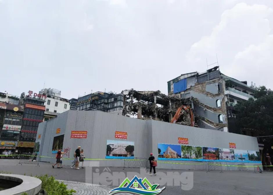 Hoàn thành phá dỡ tòa nhà Hàm cá mập trong 5 ngày tới