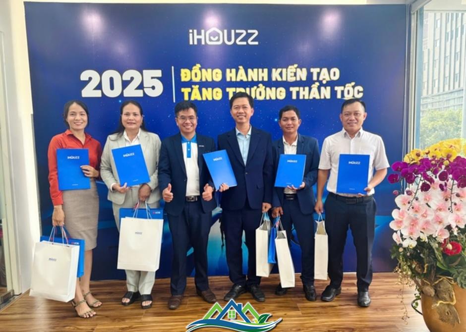 iHouzz mở rộng nhượng quyền, lan tỏa mô hình khởi nghiệp công nghệ BĐS iHouzz mở rộng nhượng quyền, lan tỏa mô hình khởi nghiệp công nghệ BĐS