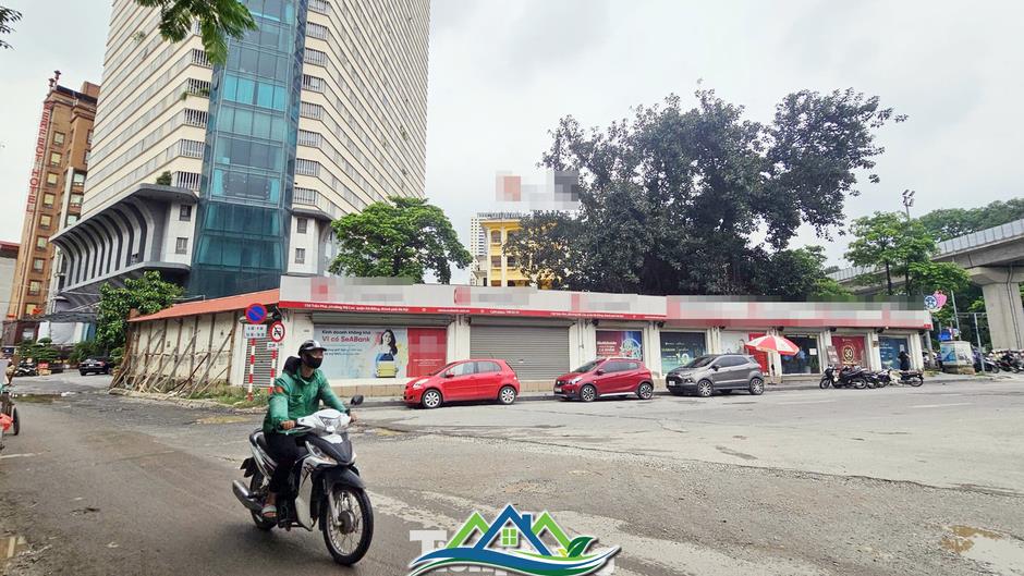 Khách sạn bỏ hoang trên 'đất vàng' Hà Nội sắp phá dỡ để xây cao ốc nghìn tỷ Khách sạn bỏ hoang trên 'đất vàng' Hà Nội sắp phá dỡ để xây cao ốc nghìn tỷ