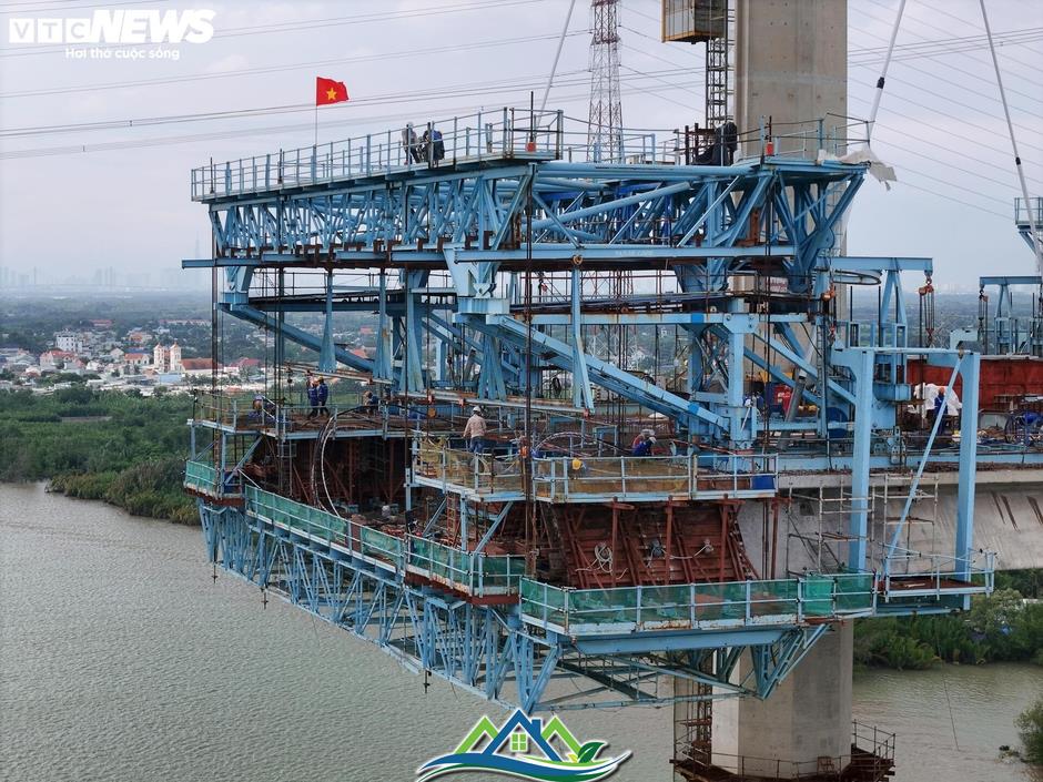 Khẩn trương thi công 'nút thắt' cuối cùng của cao tốc Bến Lức - Long Thành Khẩn trương thi công 'nút thắt' cuối cùng của cao tốc Bến Lức - Long Thành