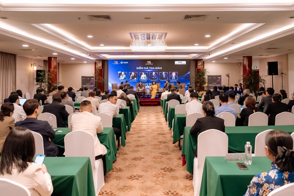 Khảo sát bất ngờ: 89% môi giới bất động sản chưa có chứng chỉ, luật sư cảnh báo nguy cơ phạt tiền và tranh chấp Khảo sát bất ngờ: 89% môi giới bất động sản chưa có chứng chỉ, luật sư cảnh báo nguy cơ phạt tiền và tranh chấp