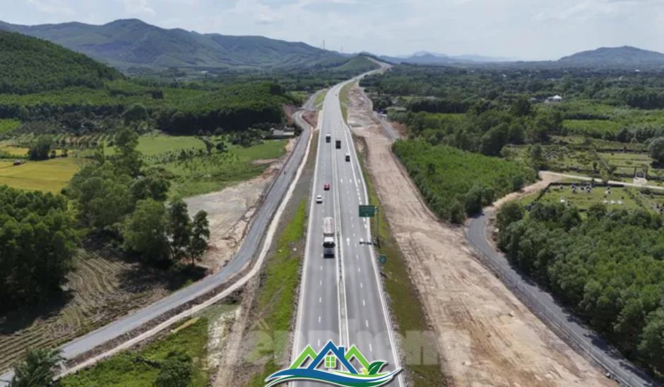 Khó hiểu biển báo địa danh ‘lạ’ trên cao tốc Hà Tĩnh Khó hiểu biển báo địa danh ‘lạ’ trên cao tốc Hà Tĩnh