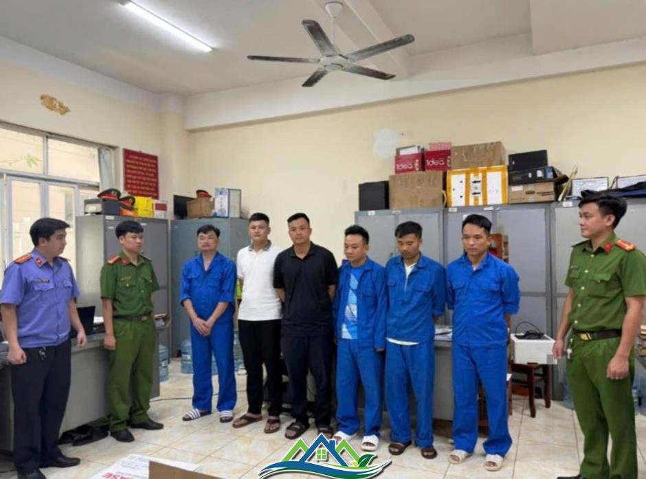 Khởi tố, bắt tạm giam Chủ tịch UBND phường và 4 cán bộ thuộc cấp Khởi tố, bắt tạm giam Chủ tịch UBND phường và 4 cán bộ thuộc cấp