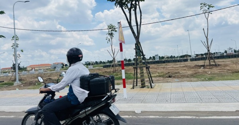 Không có hàng để bán, môi giới “lùng sục” chủ đất, giá cao vẫn có người mua