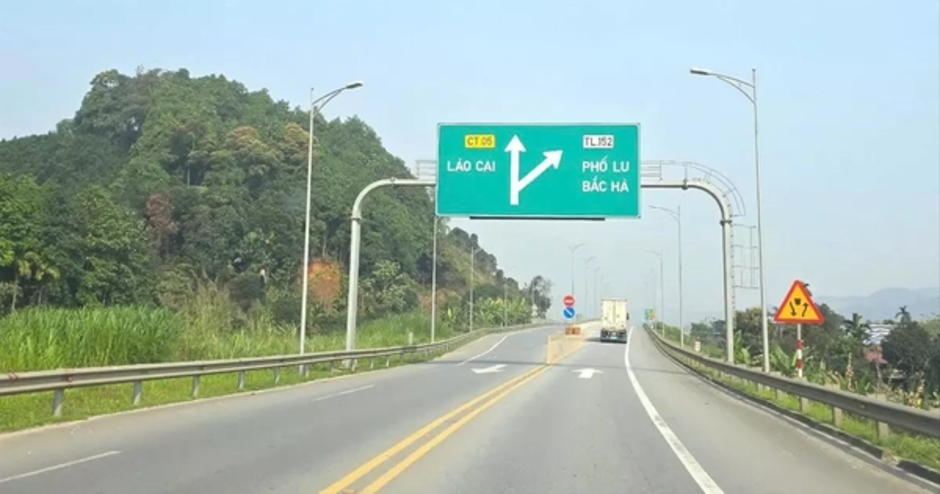 Không còn thành phố, biển báo chỉ về đâu?