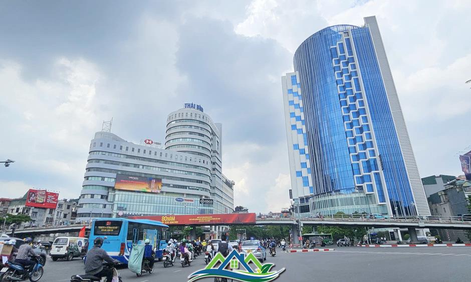 Không phải phố cổ, những tuyến đường ở Hà Nội có giá nhà phố rao bán vượt 1 tỷ đồng/m2 Không phải phố cổ, những tuyến đường ở Hà Nội có giá nhà phố rao bán vượt 1 tỷ đồng/m2