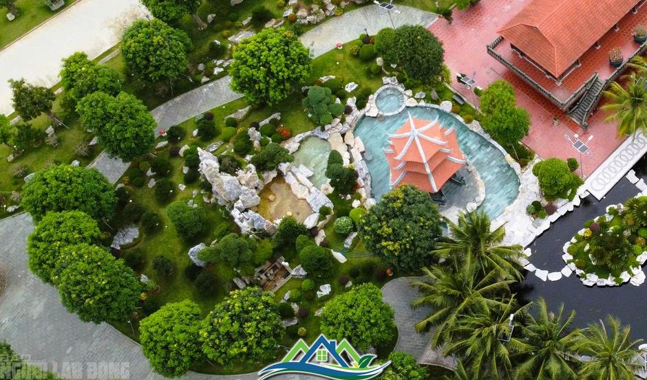 Khu biệt phủ cả ngàn m2 mà Tuấn Khu biệt phủ cả ngàn m2 mà Tuấn