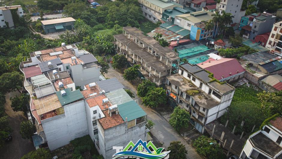 Khu biệt thự, nhà liền kề bị cơi nới, 'đội' tôn như khu tập thể cũ ở Hà Nội