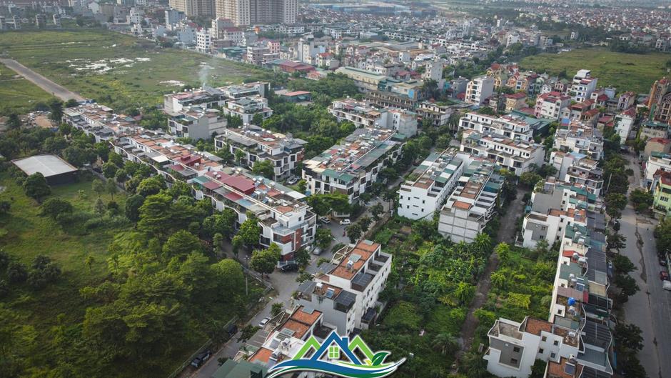 Khu biệt thự, nhà liền kề bị cơi nới, 'đội' tôn như khu tập thể cũ ở Hà Nội