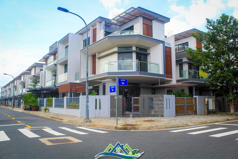 Khu đô thị treo đầy biển bán gấp, nhà ngộp nhưng giá tăng gần 70% ở TP.HCM Khu đô thị treo đầy biển bán gấp, nhà ngộp nhưng giá tăng gần 70% ở TP.HCM