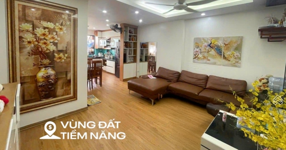 Khu nhà nằm gần đường lớn, trường đại học, ga tàu điện có giá bán chưa đến 14 triệu đồng/m2 ở Hà Nội