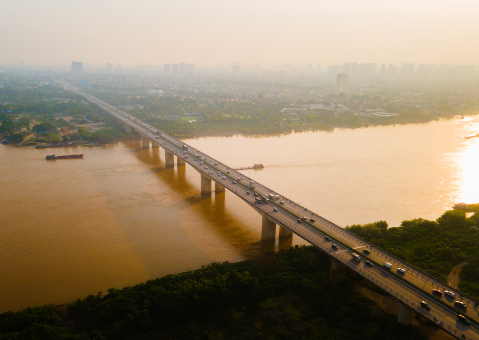 Khu vực cứ hơn hai km sẽ có một cây cầu cầu vượt sông, biến Đông Anh và Long Biên thành trung tâm kinh tế mới