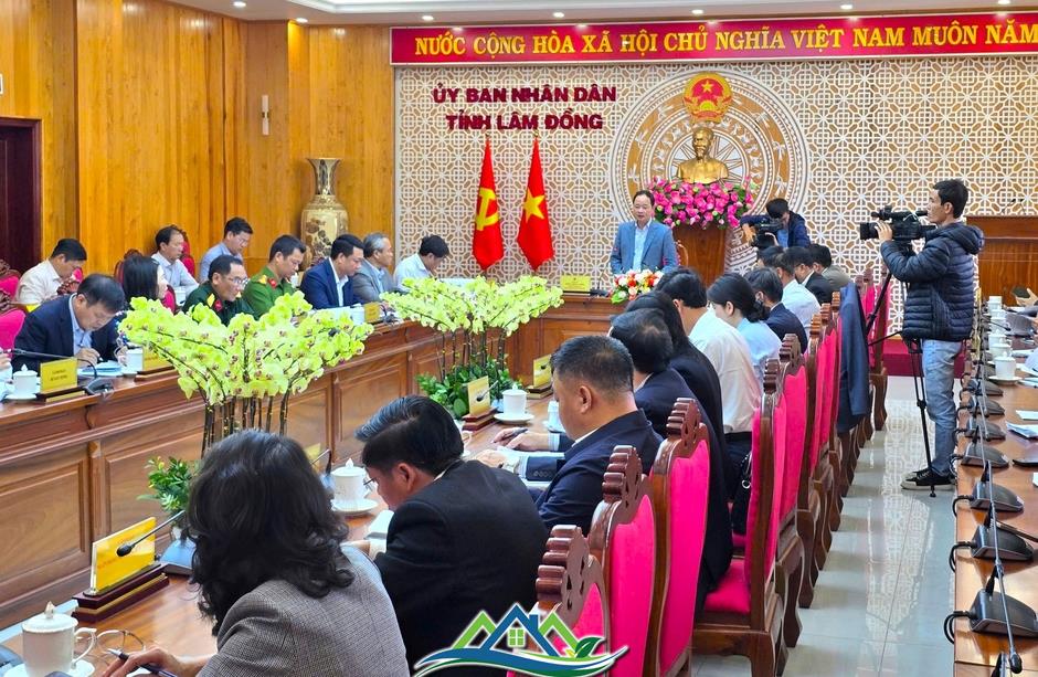 Lâm Đồng: Sẽ xem xét đình chỉ chức vụ chủ tịch huyện nếu chậm triển khai dự án cao tốc Lâm Đồng: Sẽ xem xét đình chỉ chức vụ chủ tịch huyện nếu chậm triển khai dự án cao tốc