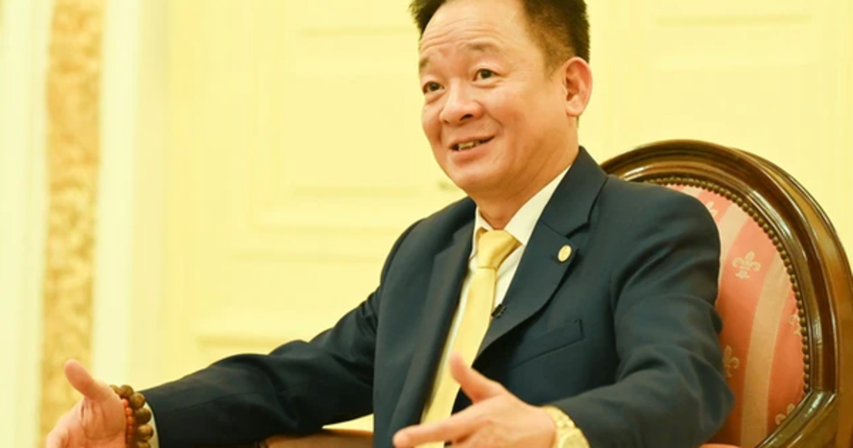 Lần đầu tiên Bầu Hiển làm điều này