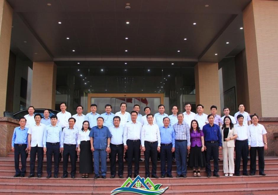 Lãnh đạo hai tỉnh Quảng Bình, Quảng Trị bàn phương án sáp nhập