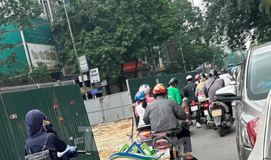 Loạt dự án giao thông Hà Nội bất động: Đường kẹt, máy móc ‘ngủ đông’, dân bức xúc Loạt dự án giao thông Hà Nội bất động: Đường kẹt, máy móc ‘ngủ đông’, dân bức xúc