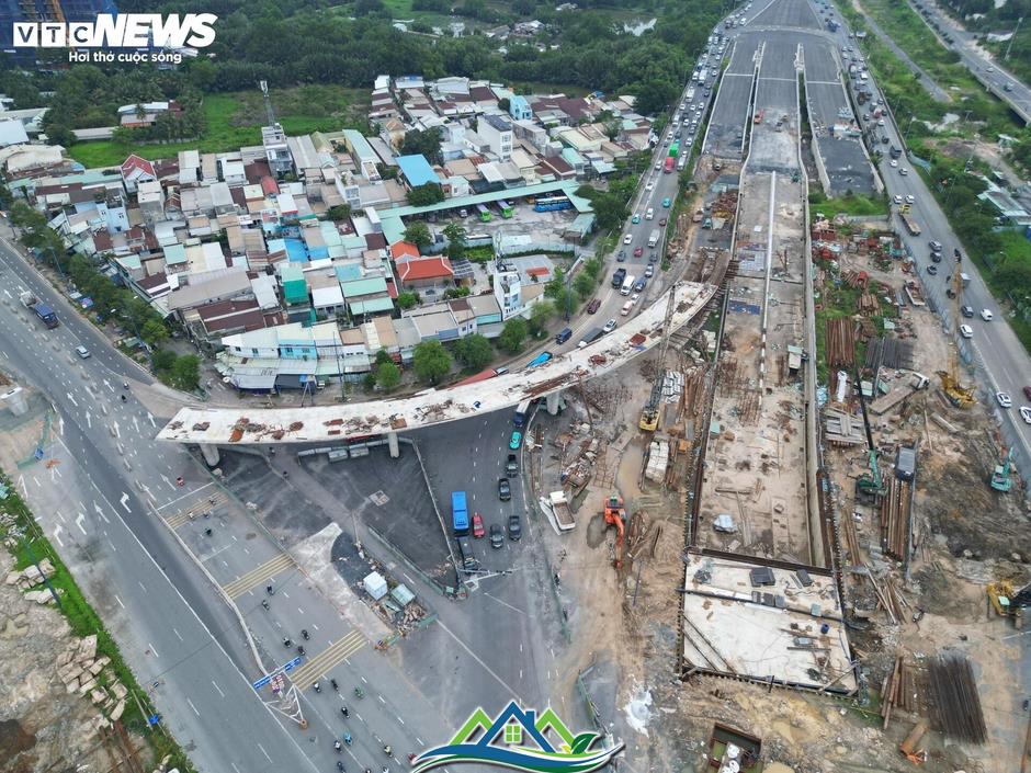 Loạt dự án ở TP.HCM chậm tiến độ, có công trình 10 năm vẫn chưa về đích Loạt dự án ở TP.HCM chậm tiến độ, có công trình 10 năm vẫn chưa về đích