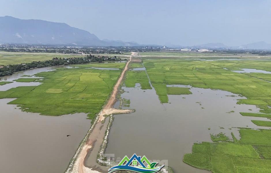 Lý do dự án đường nghìn tỷ ở Hà Tĩnh thi công 'nhảy cóc' Lý do dự án đường nghìn tỷ ở Hà Tĩnh thi công 'nhảy cóc'