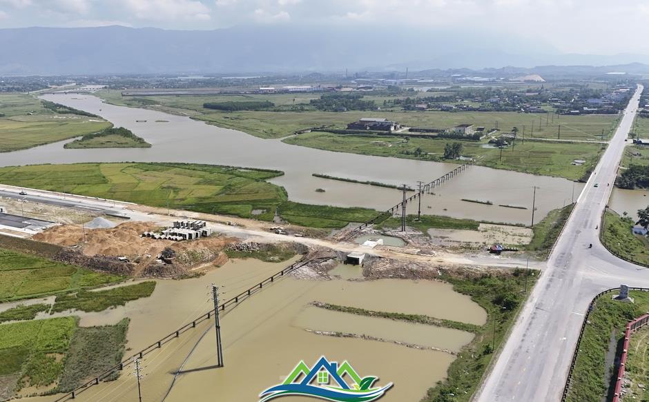 Lý do dự án đường nghìn tỷ ở Hà Tĩnh thi công 'nhảy cóc' Lý do dự án đường nghìn tỷ ở Hà Tĩnh thi công 'nhảy cóc'