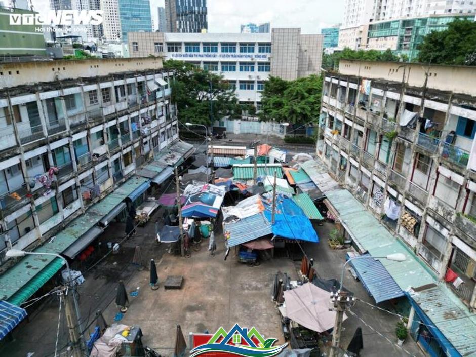 'Mắc kẹt' trong chung cư cũ đầy rẫy hiểm nguy 'Mắc kẹt' trong chung cư cũ đầy rẫy hiểm nguy