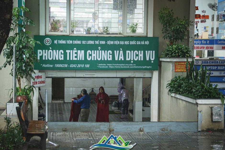 Mệt mỏi vì bơm xong lại ngập trong biệt thự chục tỉ ở Hà Nội