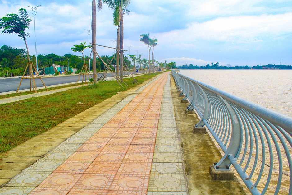 Ngắm đường ven sông trị giá gần 2.000 tỷ sắp thông xe: Cách TP.HCM một cây cầu, đẩy giá đất lên đến 200 triệu đồng/m2