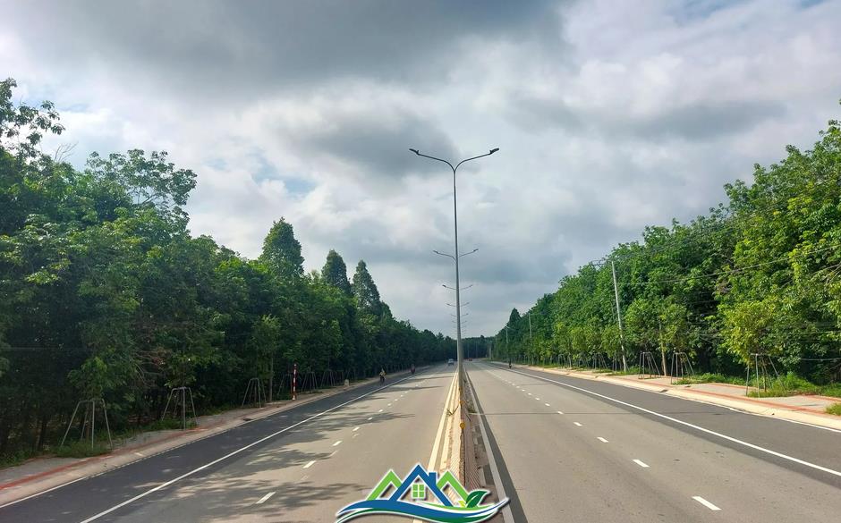 Ngắm tuyến đường băng qua rừng cao su nối Bình Dương với Tây Ninh vừa lên 6 làn