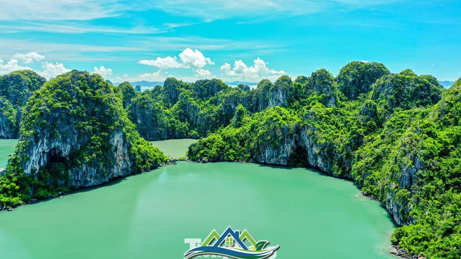 Ngắm vịnh Bái Tử Long từ tuyến đường bao biển đẹp nhất Việt Nam Ngắm vịnh Bái Tử Long từ tuyến đường bao biển đẹp nhất Việt Nam