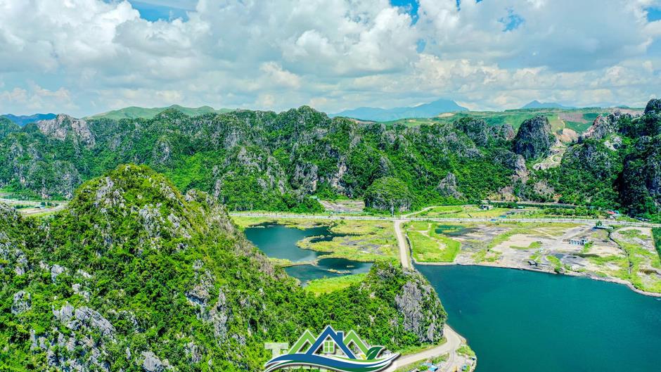 Ngắm vịnh Bái Tử Long từ tuyến đường bao biển đẹp nhất Việt Nam Ngắm vịnh Bái Tử Long từ tuyến đường bao biển đẹp nhất Việt Nam