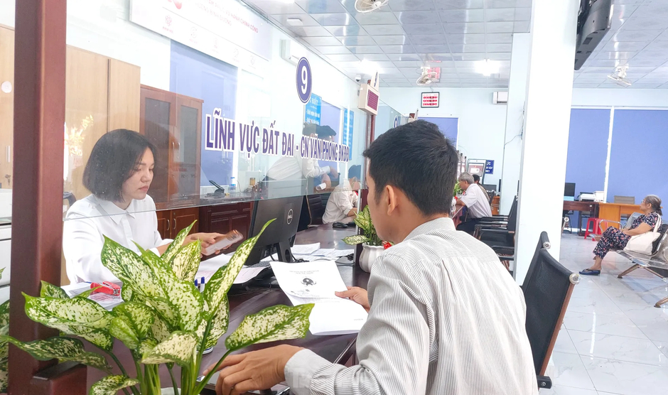 Ngày đầu đến phường Bình Dương làm thủ tục: Rất hài lòng, không phải làm xác nhận tình trạng bất động sản
