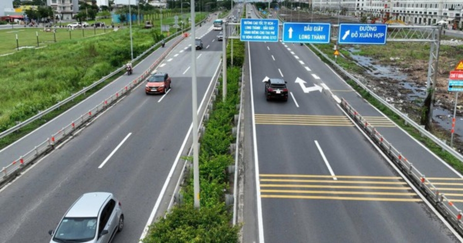 Người dân TP.HCM, Đồng Nai đón tin vui: Tuyến đường cao tốc 22km kết nối với sân bay Long Thành sắp được mở rộng lên 8-10 làn xe Người dân TP.HCM, Đồng Nai đón tin vui: Tuyến đường cao tốc 22km kết nối với sân bay Long Thành sắp được mở rộng lên 8-10 làn xe