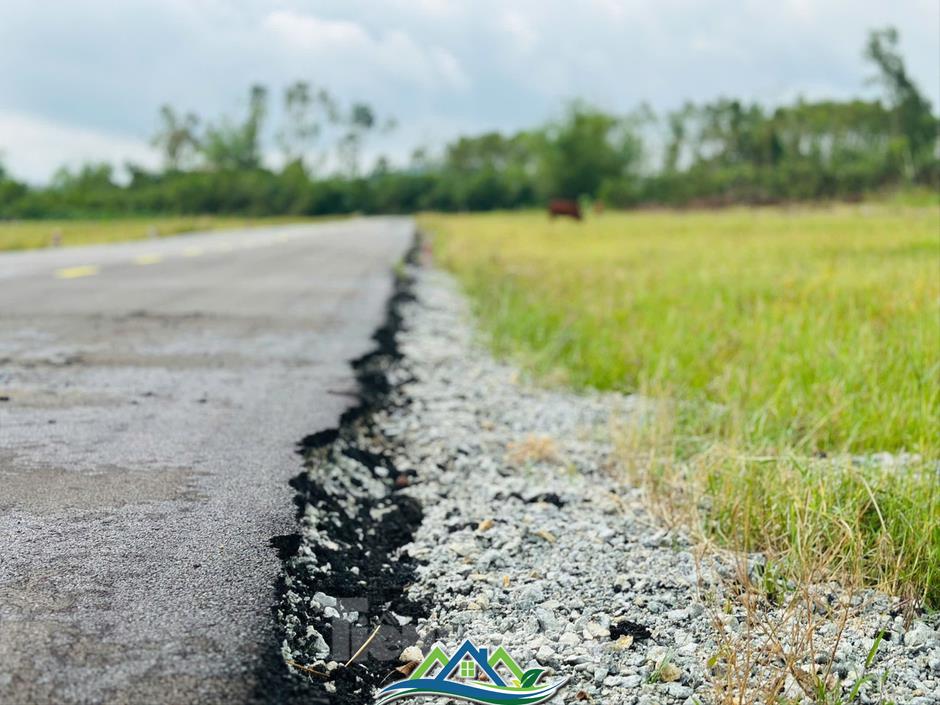 Nguy cơ phá vỡ hạ tầng trong 'cơn sốt ảo' đất nền ở vùng quê Hà Tĩnh Nguy cơ phá vỡ hạ tầng trong 'cơn sốt ảo' đất nền ở vùng quê Hà Tĩnh