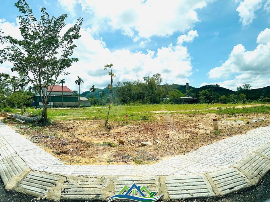 Nguy cơ phá vỡ hạ tầng trong 'cơn sốt ảo' đất nền ở vùng quê Hà Tĩnh Nguy cơ phá vỡ hạ tầng trong 'cơn sốt ảo' đất nền ở vùng quê Hà Tĩnh
