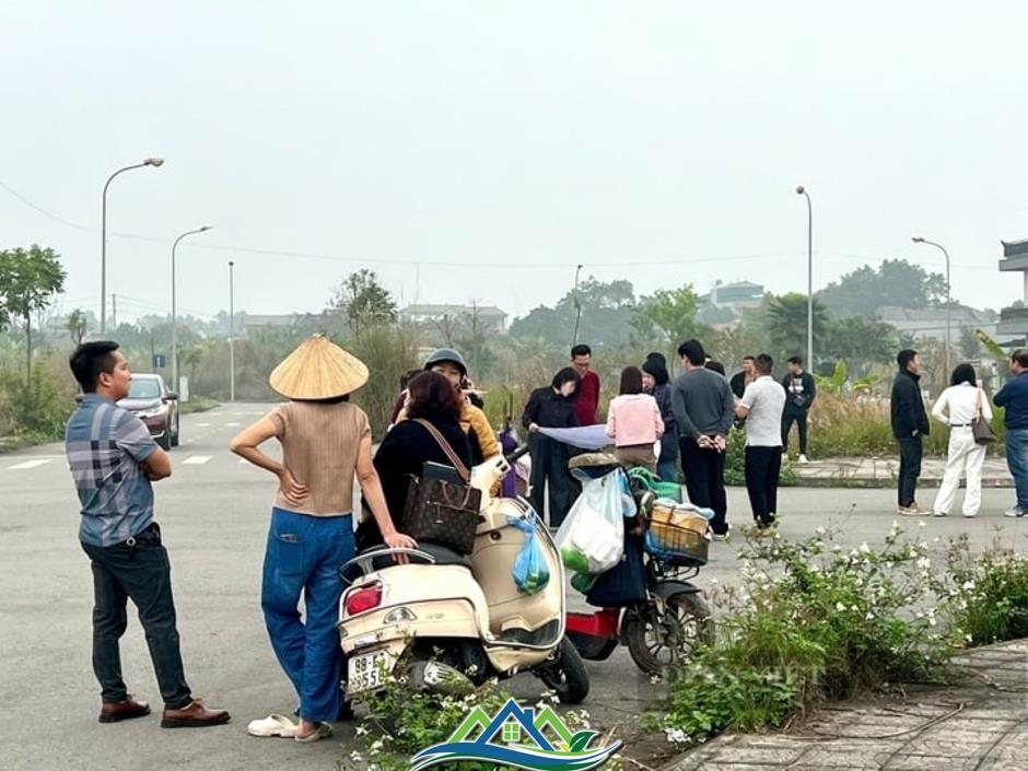 Nguyên nhân bất động sản nhiều địa phương bỗng 'nóng hầm hập'