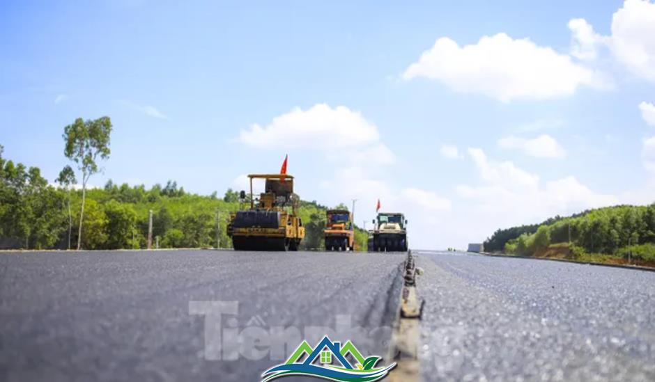Nhiều đoạn cao tốc qua miền Trung sẽ thông xe ngày 19/8