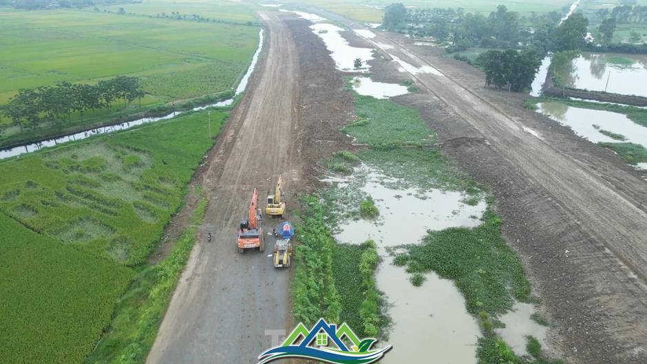 Nhiều đoạn thi công Vành đai 4 'bị tắc' vì vướng mặt bằng Nhiều đoạn thi công Vành đai 4 'bị tắc' vì vướng mặt bằng