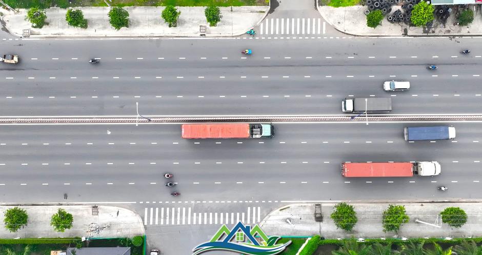 Nhìn từ trên cao 3 đường liên kết nhau được nâng cấp lên 6 làn xe ở Bình Dương Nhìn từ trên cao 3 đường liên kết nhau được nâng cấp lên 6 làn xe ở Bình Dương