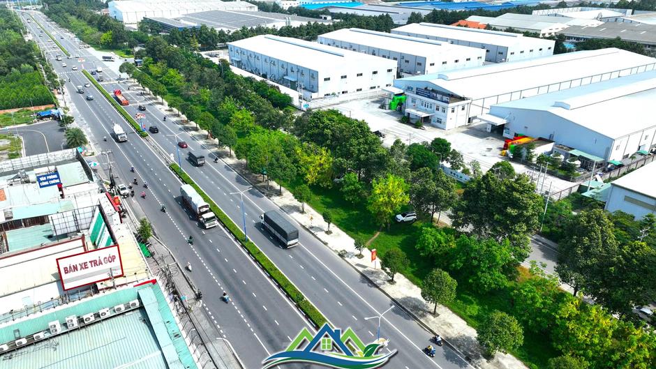 Nhìn từ trên cao 3 đường liên kết nhau được nâng cấp lên 6 làn xe ở Bình Dương Nhìn từ trên cao 3 đường liên kết nhau được nâng cấp lên 6 làn xe ở Bình Dương